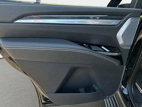 Certified 2025 Cadillac Escalade V w/ LPO, ONYX Package AWD/4WD image 11