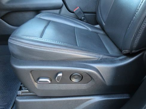 Used 2022 GMC Yukon Denali image 11