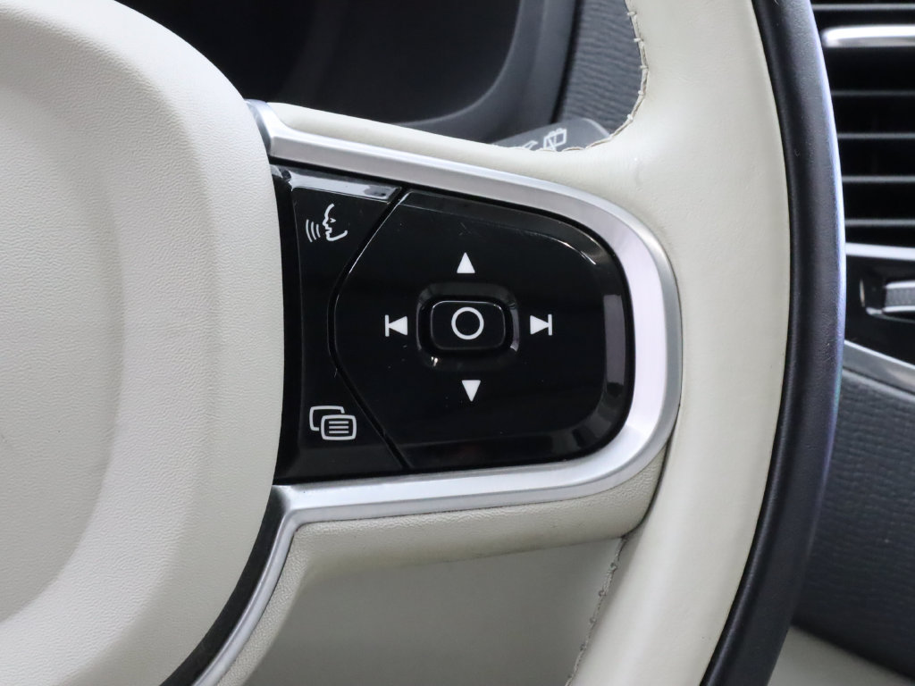 Used 2023 Volvo XC90 B6 Plus AWD/4WD image 14