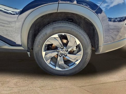 Used 2025 Nissan Rogue SV FWD image 25