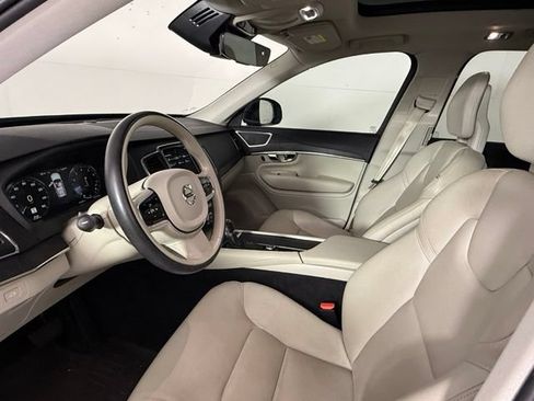 Used 2020 Volvo XC90 T6 Momentum w/ Protection Package Premier AWD/4WD image 5