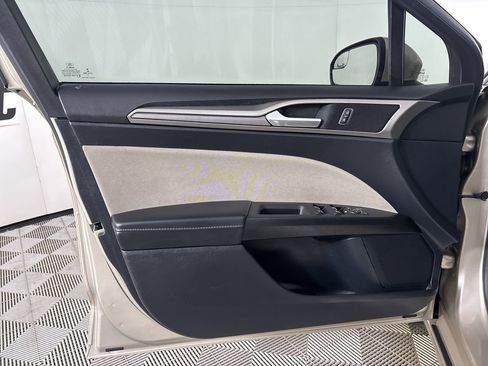 Used 2018 Ford Fusion S image 10