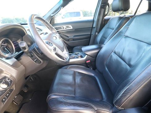 Used 2013 Ford Explorer Sport image 2