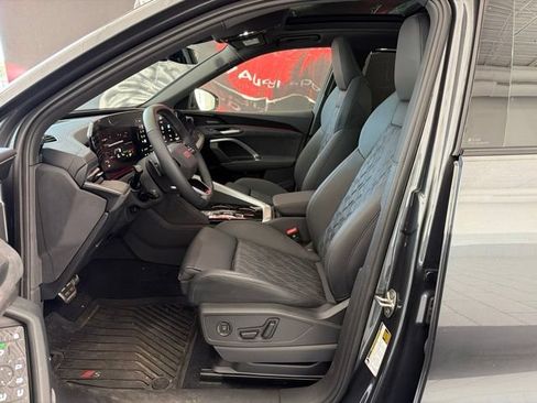 Used 2025 Audi SQ5 Prestige w/ Prestige Package AWD/4WD image 10