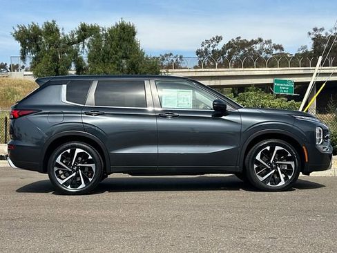 Used 2024 Mitsubishi Outlander SE image 4