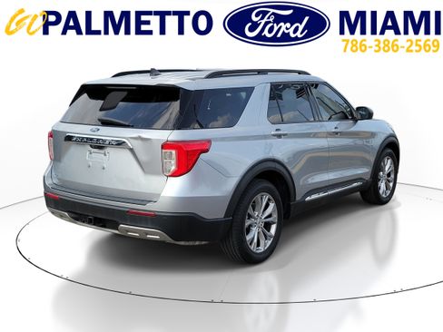 Used 2023 Ford Explorer XLT w/ Equipment Group 202A RWD image 6
