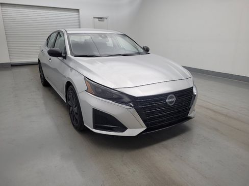 Used 2024 Nissan Altima 2.5 S FWD image 13