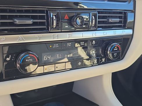 New 2026 Nissan Pathfinder SL image 26