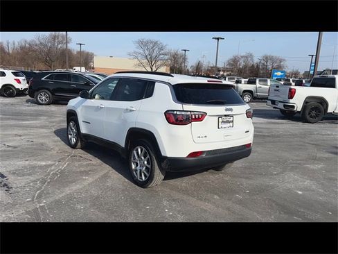 Used 2022 Jeep Compass Latitude image 6