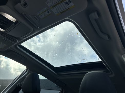 Used 2022 Subaru Forester Premium image 27