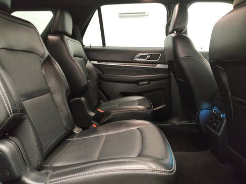 Used 2019 Ford Explorer Limited w/ Ford Safe & Smart Package FWD image 19