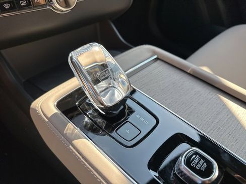 New 2026 Volvo XC90 B6 Plus w/ Protection Package Premier image 14