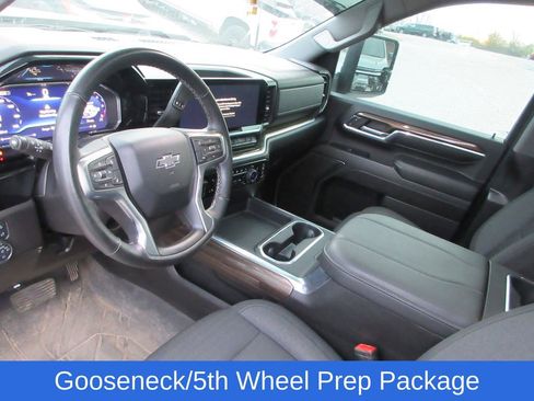 Certified 2024 Chevrolet Silverado 2500 LT w/ Midnight Edition image 8