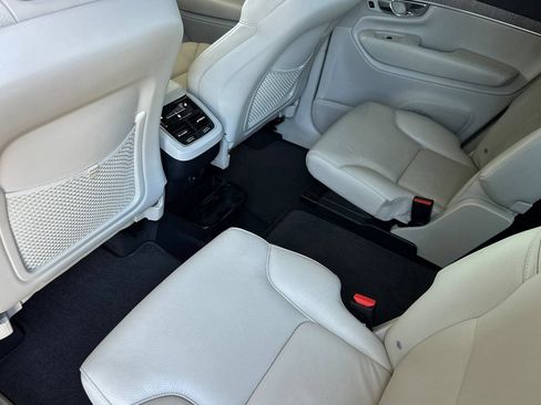 Used 2023 Volvo XC90 B6 Plus w/ Protection Package Premier AWD/4WD image 12
