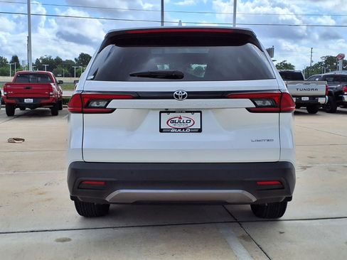 Certified 2025 Toyota Grand Highlander FWD image 7