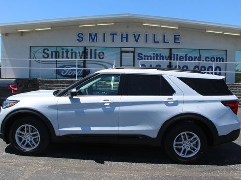 New 2026 Ford Explorer Active AWD/4WD image 3