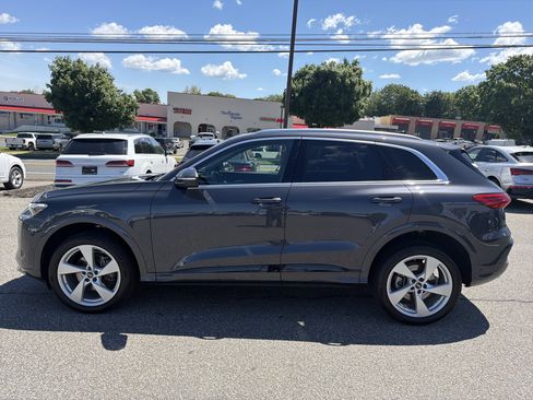 Certified 2025 Audi Q5 Premium w/ Premium Plus AWD/4WD image 5