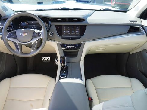 Used 2020 Cadillac XT5 Premium Luxury image 11