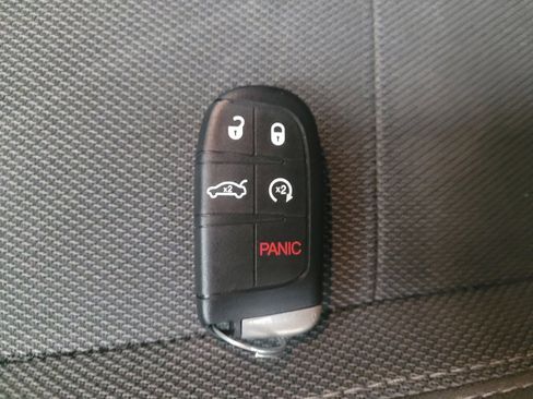 Used 2017 Dodge Charger R/T image 32