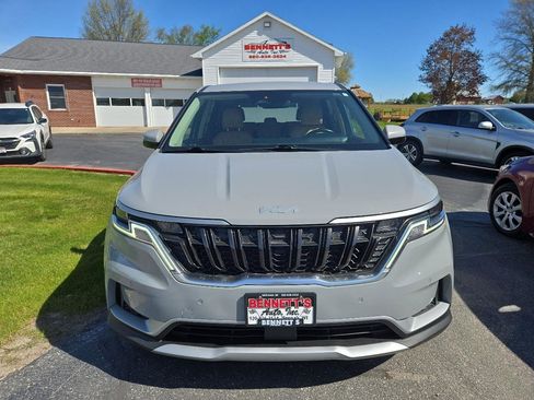 Used 2022 Kia Carnival EX FWD image 8
