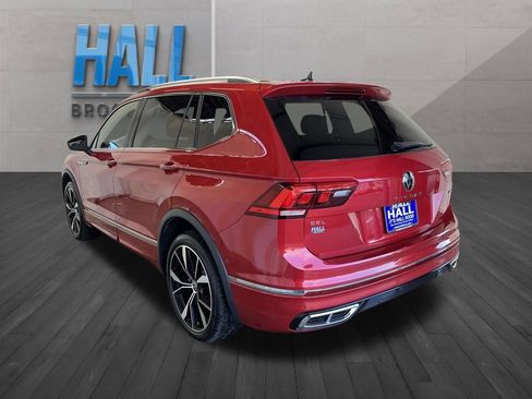 Certified 2024 Volkswagen Tiguan SEL R-Line image 4