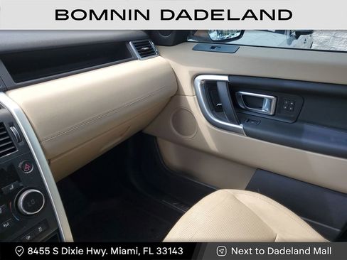 Used 2019 Land Rover Discovery Sport HSE image 21