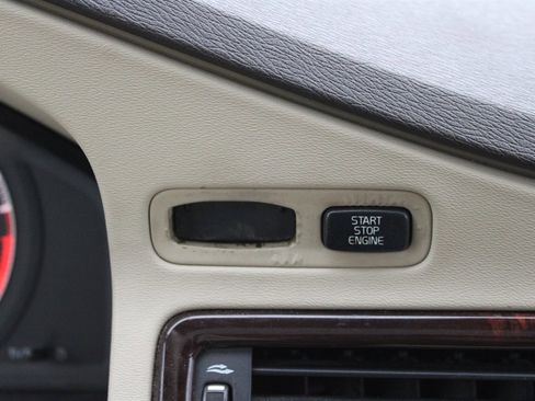 Used 2008 Volvo V70 image 25