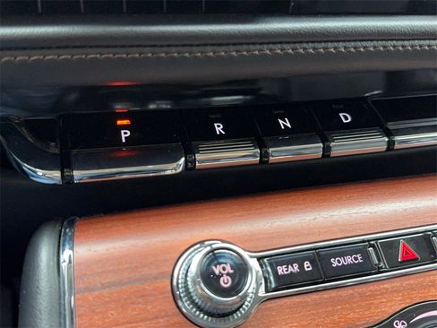 Used 2024 Lincoln Aviator Reserve w/ Equipment Group 201A image 33