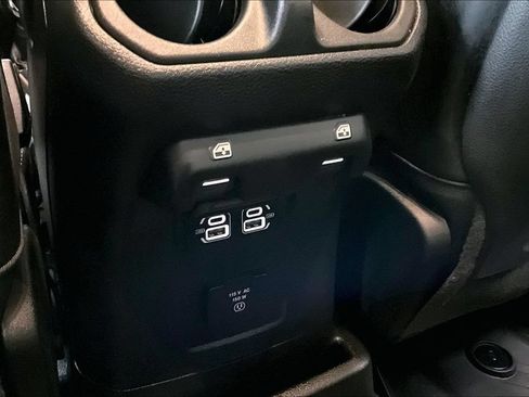 Used 2024 Jeep Wrangler Unlimited Rubicon AWD/4WD image 10