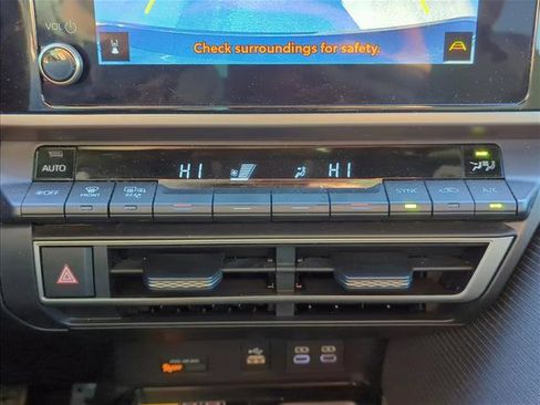 Certified 2025 Toyota Camry SE image 15