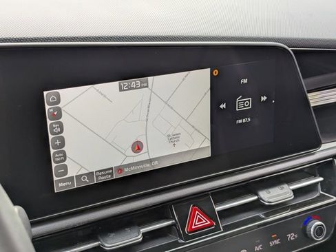 Used 2023 Kia Niro EX image 19