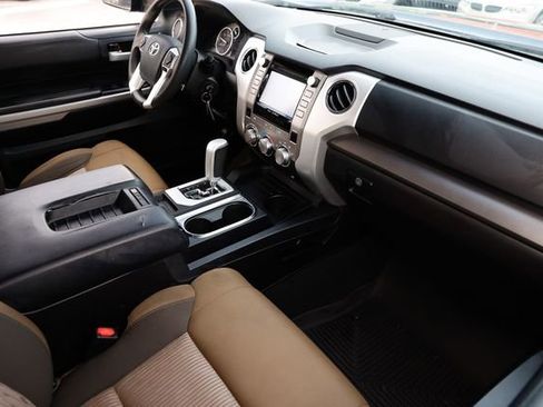 Used 2015 Toyota Tundra SR5 w/ SR5 Upgrade Package image 21