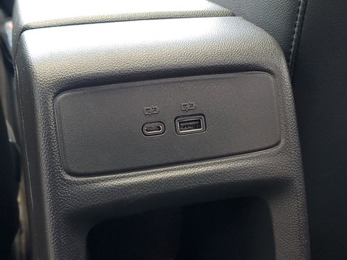 Used 2025 Chevrolet Trax RS w/ Sunroof Package FWD image 18