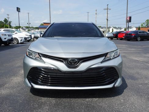 Used 2020 Toyota Camry LE FWD image 2