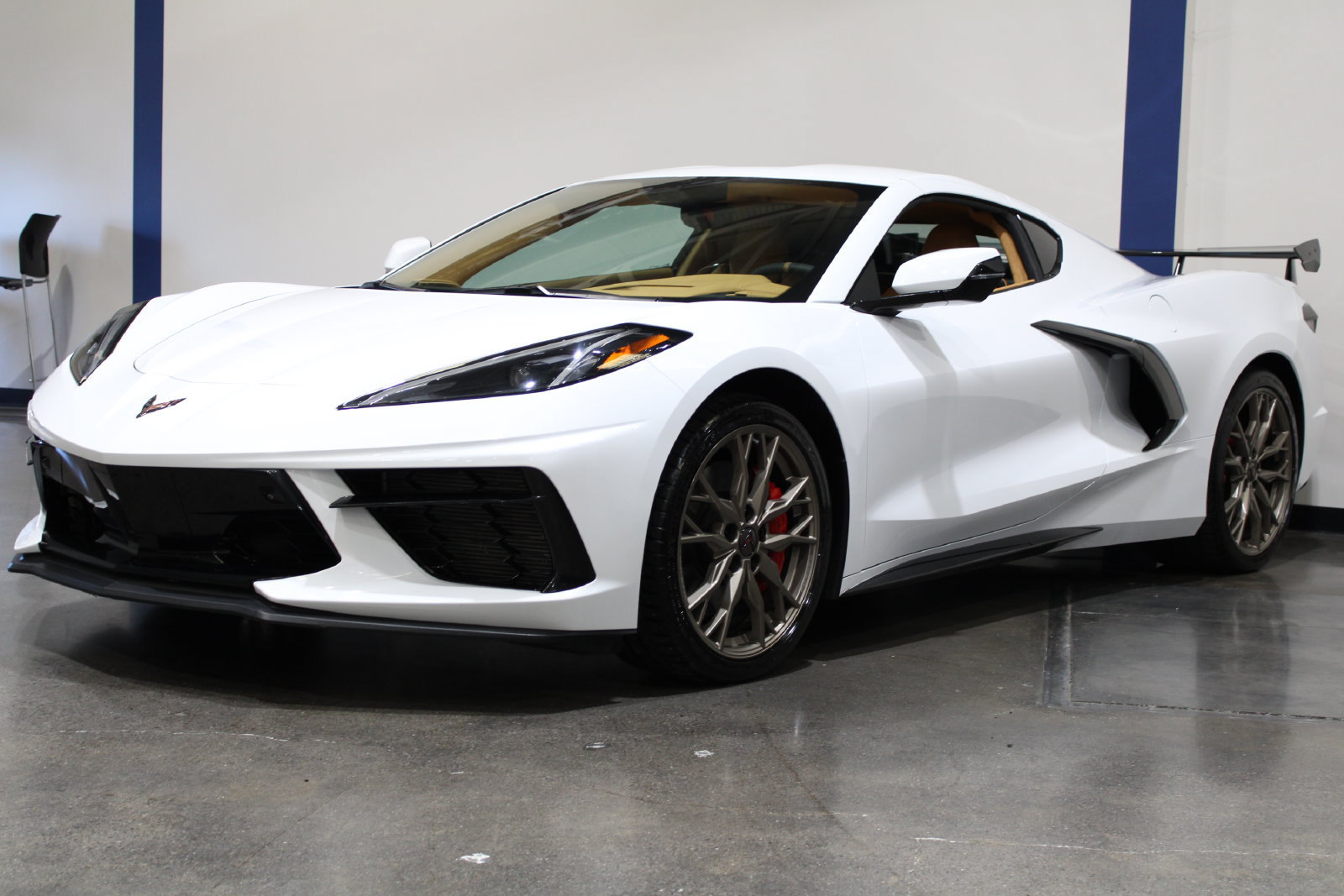 Used 2023 Chevrolet Corvette Stingray Premium Cpe w/ Z51 Performance Package RWD image 7