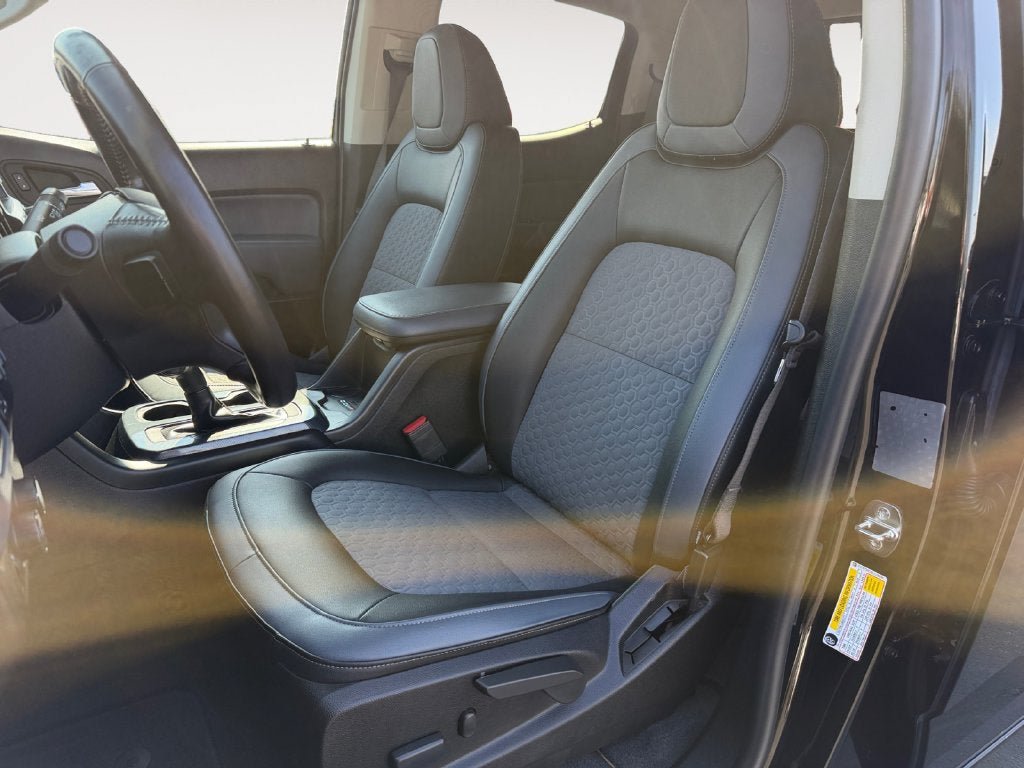 Used 2020 Chevrolet Colorado Z71 AWD/4WD image 7