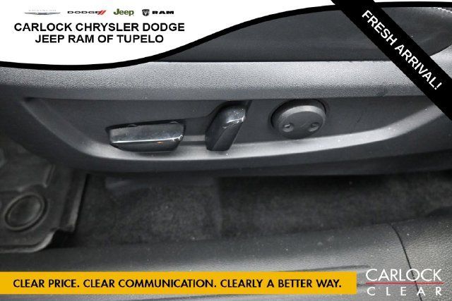 Used 2019 INFINITI QX50 Luxe w/ Navigation Package AWD/4WD image 17