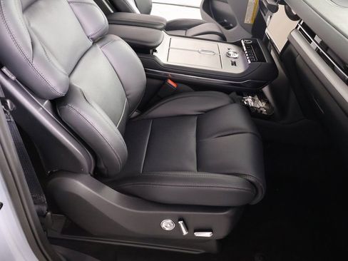 New 2026 Lincoln Navigator Premiere AWD/4WD image 14