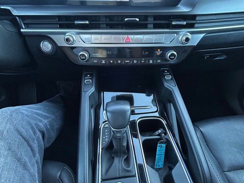 Used 2023 Kia Telluride S image 18