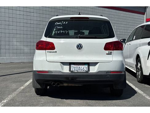 Used 2017 Volkswagen Tiguan S image 4
