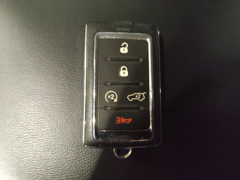 Used 2023 Jeep Grand Cherokee Limited image 32