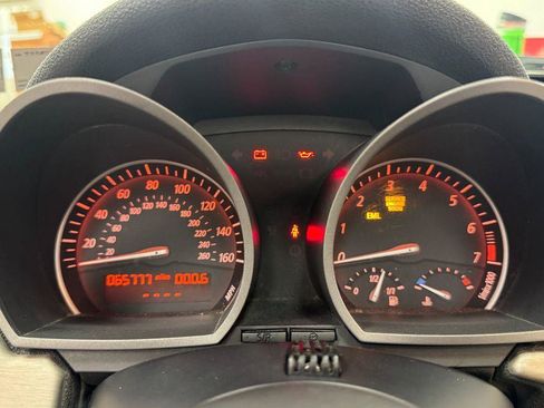 Used 2004 BMW Z4 2.5i RWD image 8