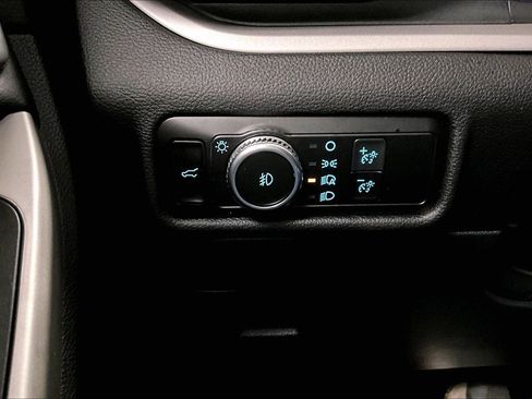 Certified 2022 Ford Explorer XLT w/ Equipment Group 202A image 31