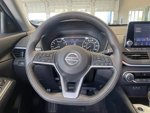 Certified 2022 Nissan Altima 2.5 SV FWD image 13