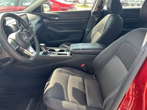 Used 2024 Nissan Altima 2.5 SV FWD image 27