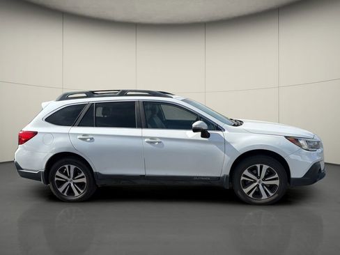 Used 2019 Subaru Outback 2.5i Limited AWD/4WD image 8