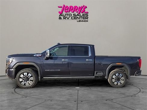 Used 2024 GMC Sierra 2500 Denali w/ Denali Reserve Package image 2
