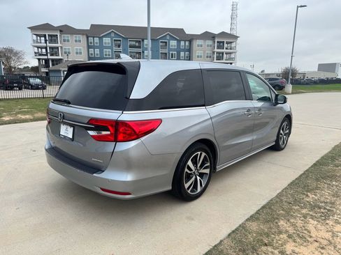 Certified 2021 Honda Odyssey Touring image 8