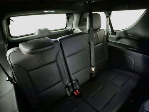 Used 2022 Chevrolet Suburban RST w/ Luxury Package AWD/4WD image 31