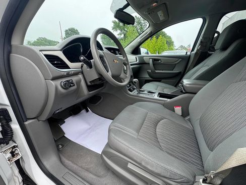 Used 2017 Chevrolet Traverse LS AWD/4WD image 8